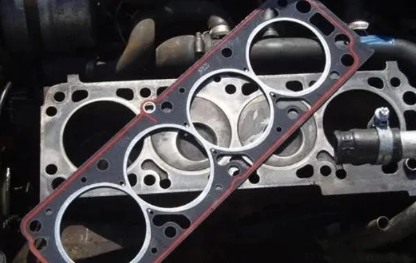 Engine cylinder head gaskets Engine cylinder head gaskets
